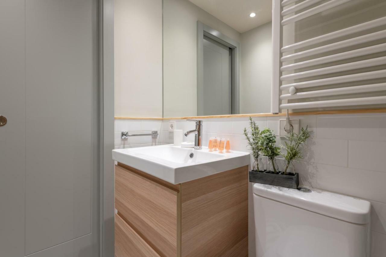 Sophisticated Brand New Flat Apartment Madrid Exterior photo